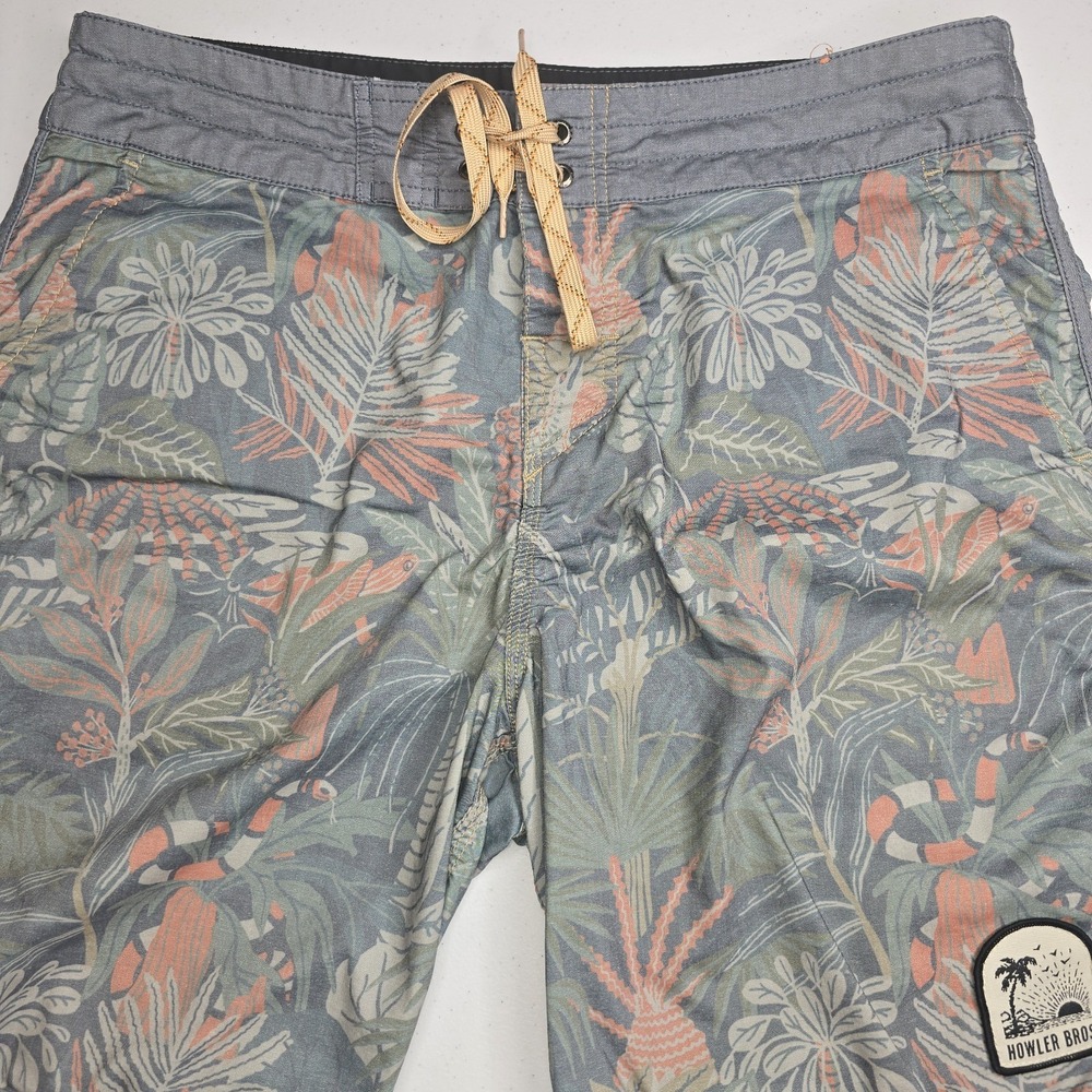 HOWLER BROTHERS Men's 32 Stretch Bruja Board Shorts In Glades Pattern -2231